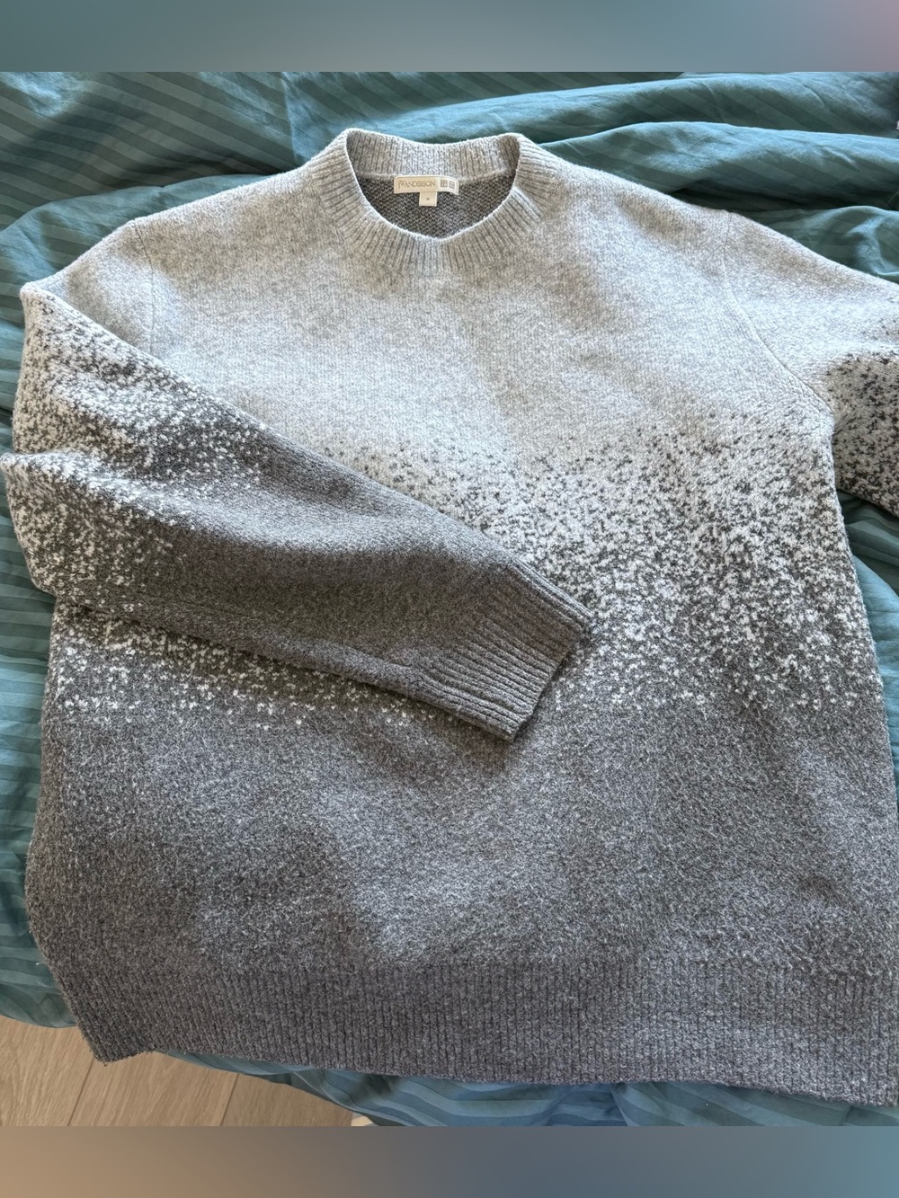 Uniqlo JW Anderson Soufflé Yarn Gradient  Crewneck Sweater M